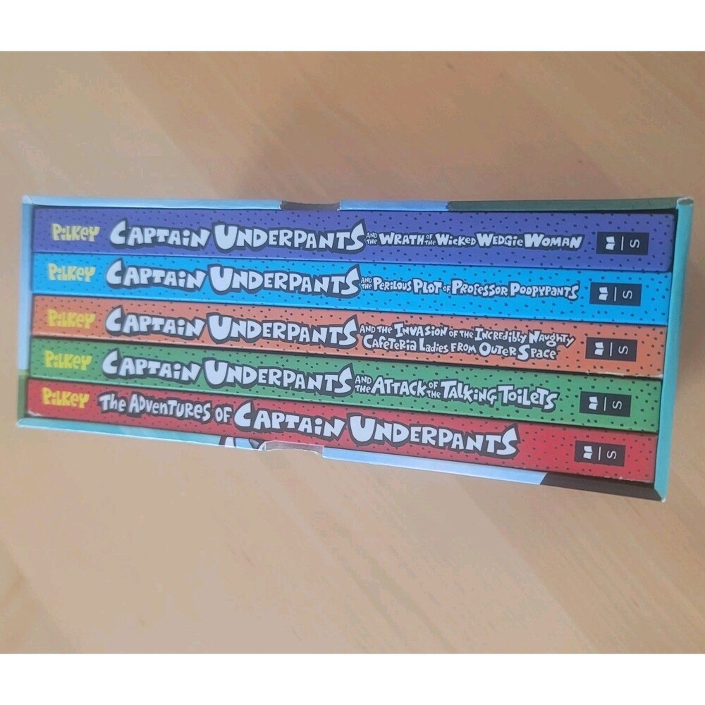 Captain Underpants Colossal Color Collection Box Set 5 - Picture 3 of 9